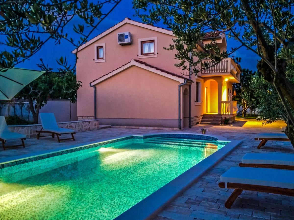 Villa Tina With Swimming Pool, Tennis Court, Games Room, Sauna, Gym, Bbq Policnik Exterior foto