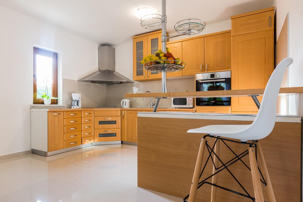 Villa Tina With Swimming Pool, Tennis Court, Games Room, Sauna, Gym, Bbq Policnik Exterior foto